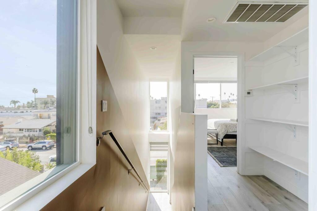 Stunning Hollywood Townhouse With Sunny Views Villa Лос Анджелис Екстериор снимка