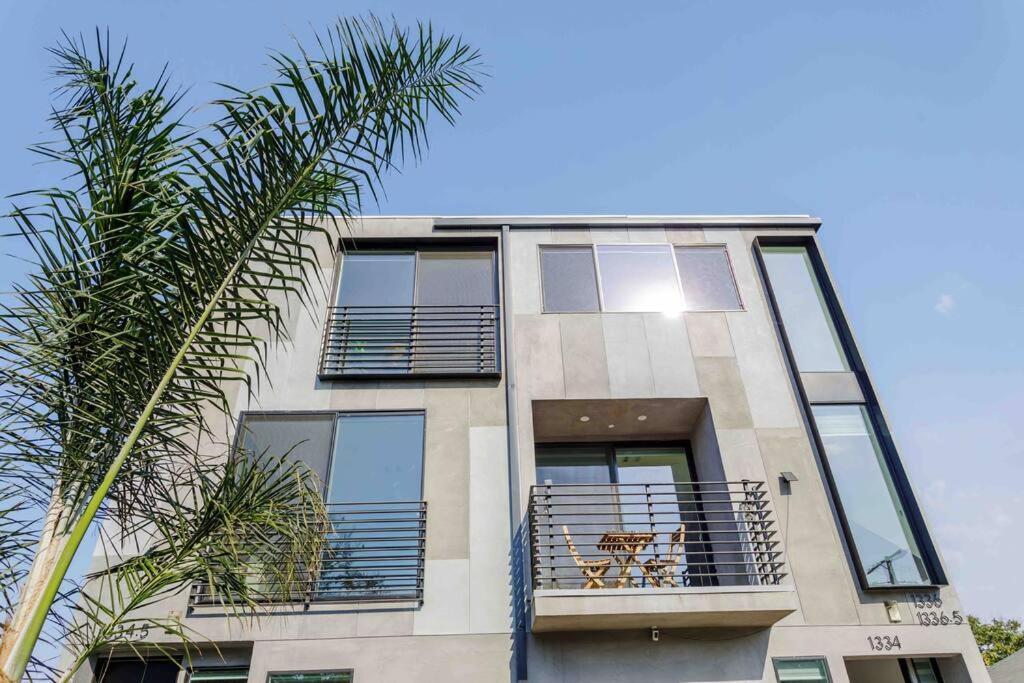 Stunning Hollywood Townhouse With Sunny Views Villa Лос Анджелис Екстериор снимка