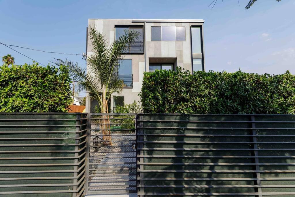 Stunning Hollywood Townhouse With Sunny Views Villa Лос Анджелис Екстериор снимка